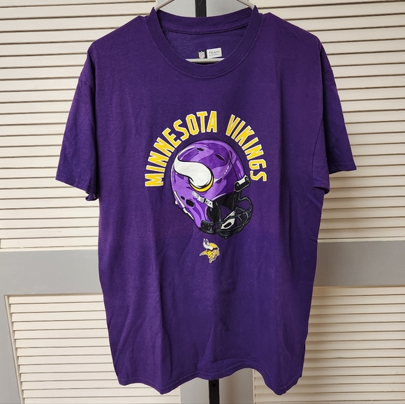NFL Other - MINNESOTA VIKINGS T-SHIRT Size Large